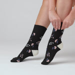 Laden und Abspielen von Videos im Galerie-Viewer, 3 Paar Damen-Baumwollsocken - Floral Embrace