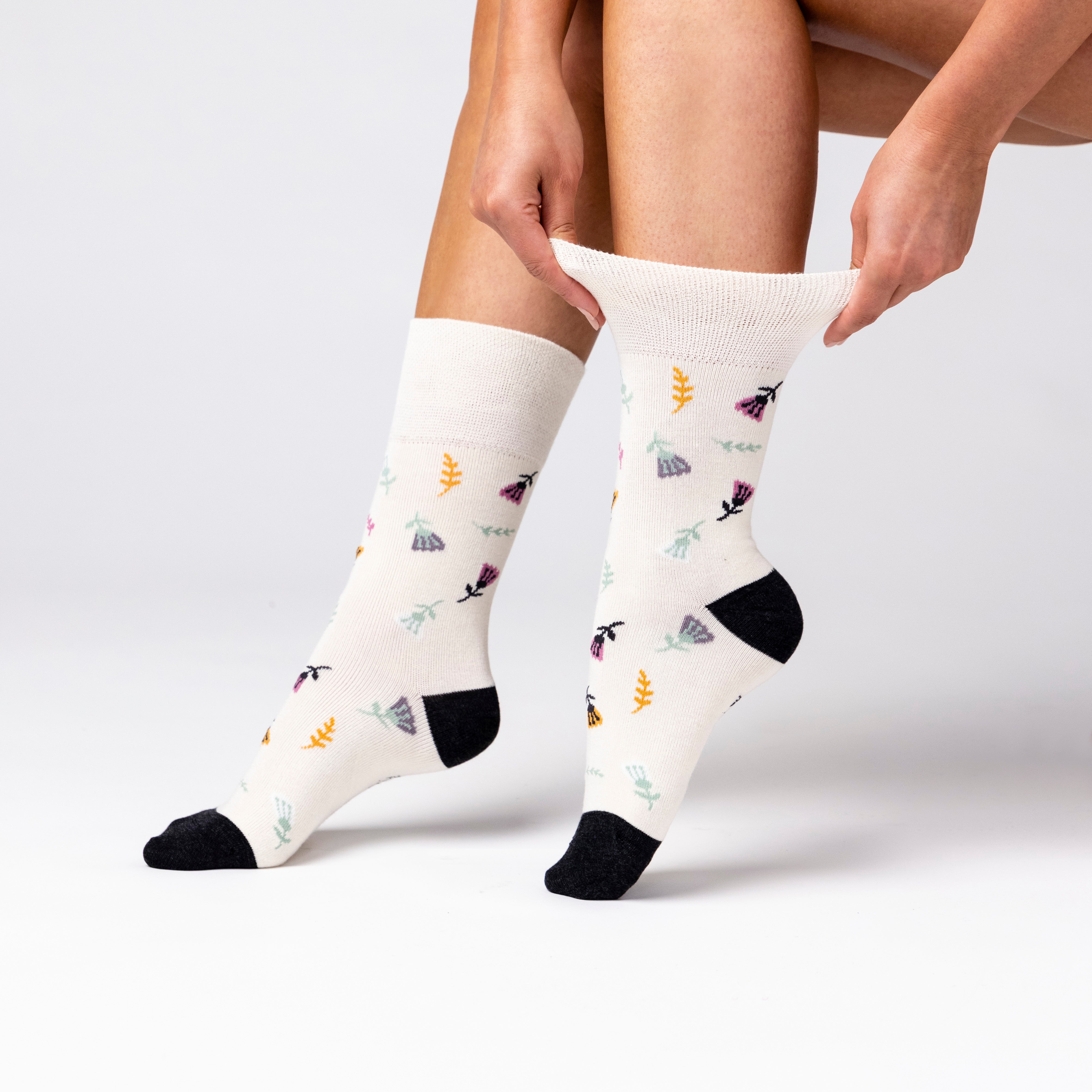 6 Pairs Ladies Bamboo Socks - Botanical Bloom