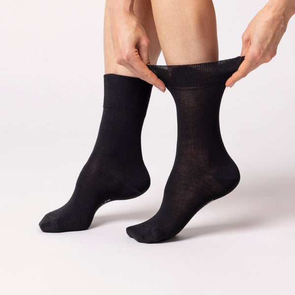 3 Pairs Ladies Plain Cotton Socks - Black Gentle Grip 3 Pairs Ladies Plain Cotton Socks - Black Gentle Grip