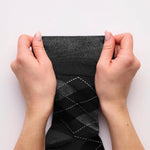 Lade das Bild in den Galerie-Viewer, 3 Paar Herren-Baumwollsocken mit Argyle-Muster – Leven Schwarz/Anthrazit
