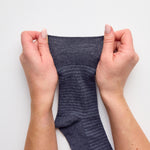 Lade das Bild in den Galerie-Viewer, 3 Paar Herren-Baumwollsocken mit feinen Streifen „Nova“ – Marineblau/Jeansblau
