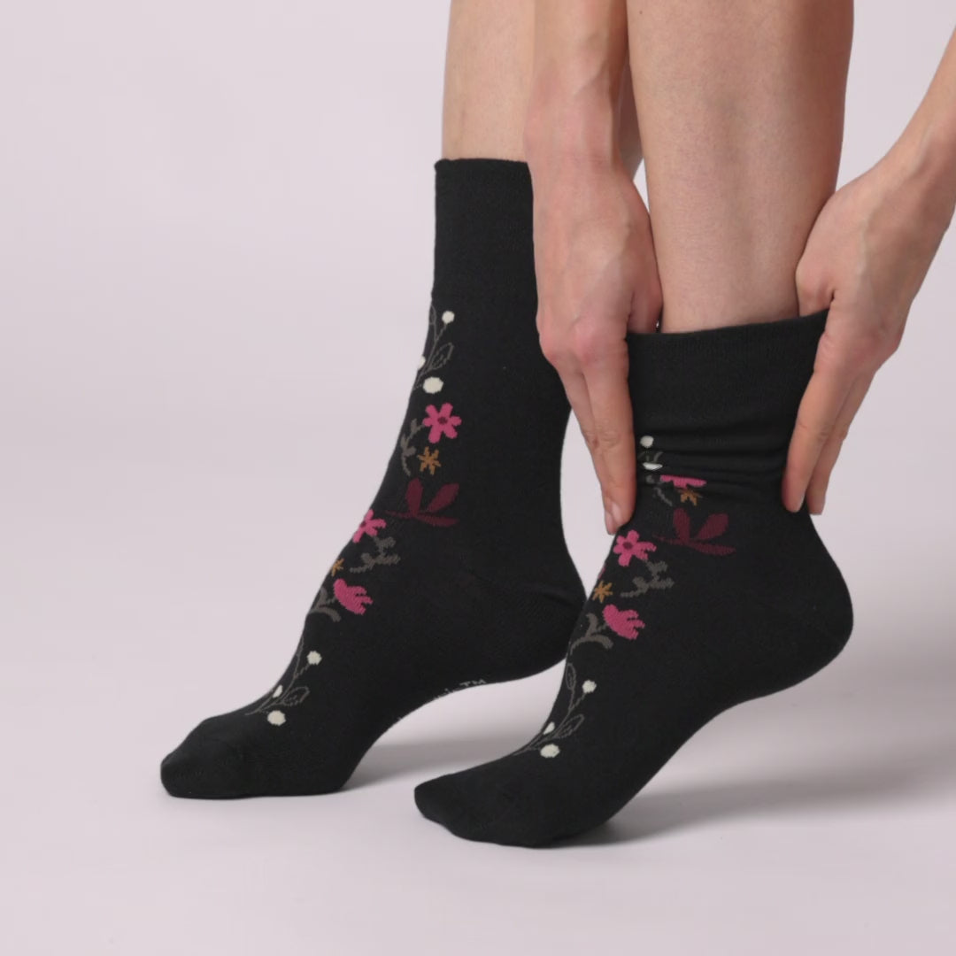 6 Pairs Ladies Cotton Socks - Floral Night