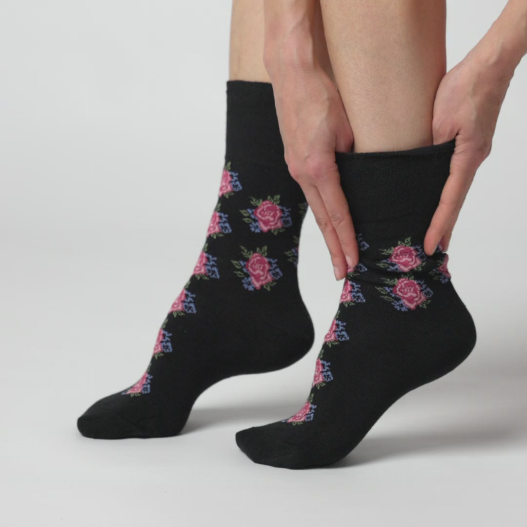 6 Pairs Ladies Cotton Socks - Black Rose