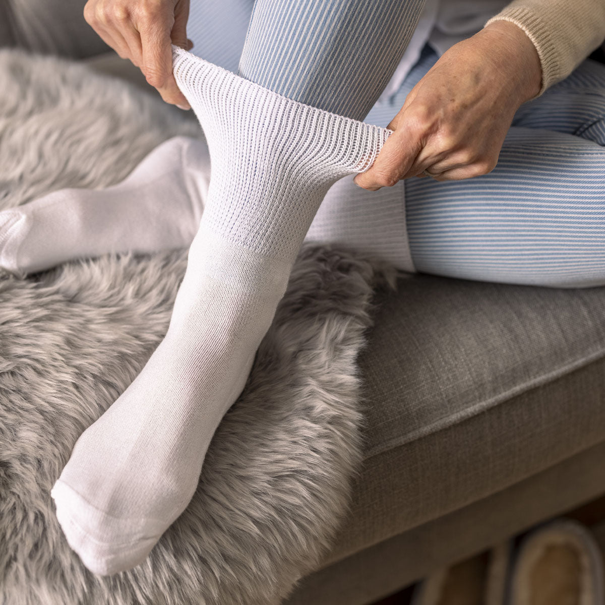 3 Pairs IOMI FootNurse Cushion Foot Bamboo Blend Diabetic Socks - White
