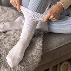 3 Pairs IOMI FootNurse Cushion Foot Bamboo Blend Diabetic Socks White