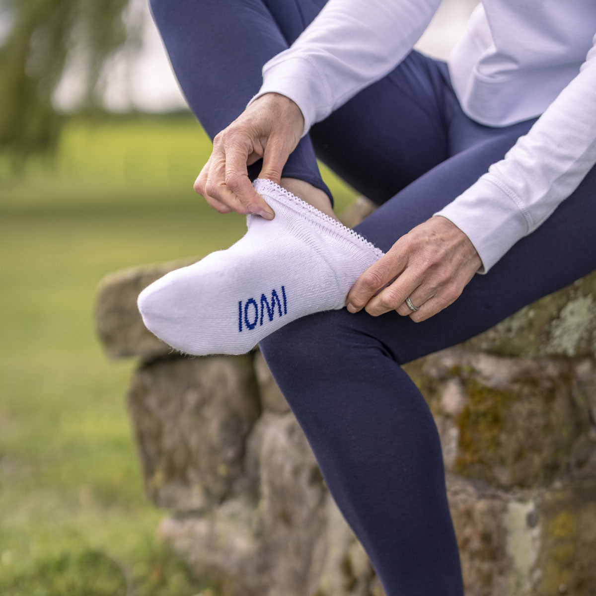 3 Pairs IOMI FootNurse Cushion Foot Diabetic Trainer Socks - White